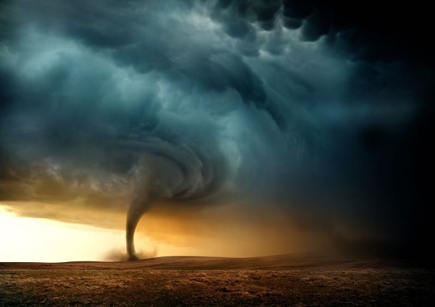 What Is the Difference between a Cyclone and a Tornado? Size, Formation, Duration, and Frequency